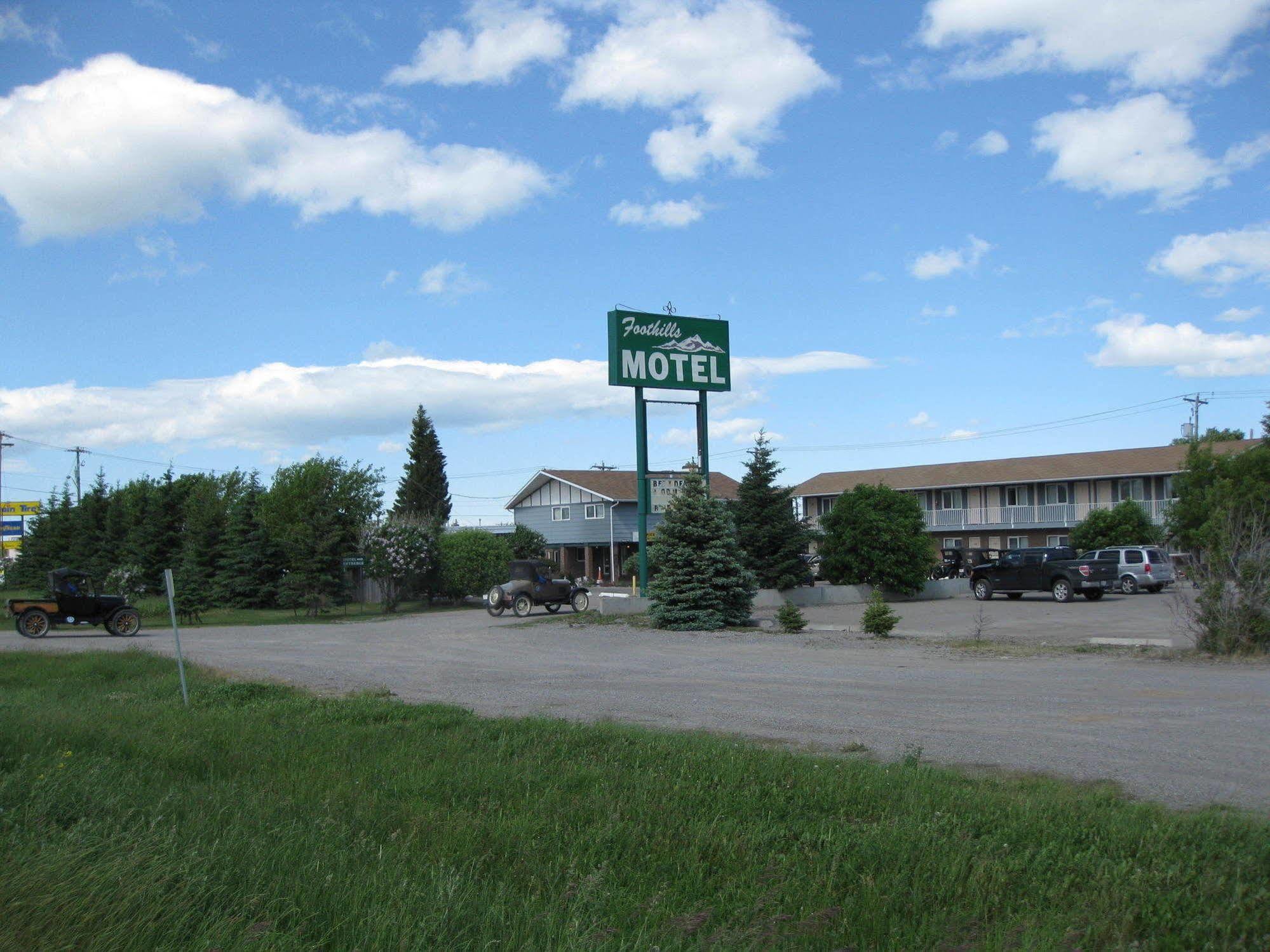 Econo Lodge Inn & Suites Pincher Creek Esterno foto