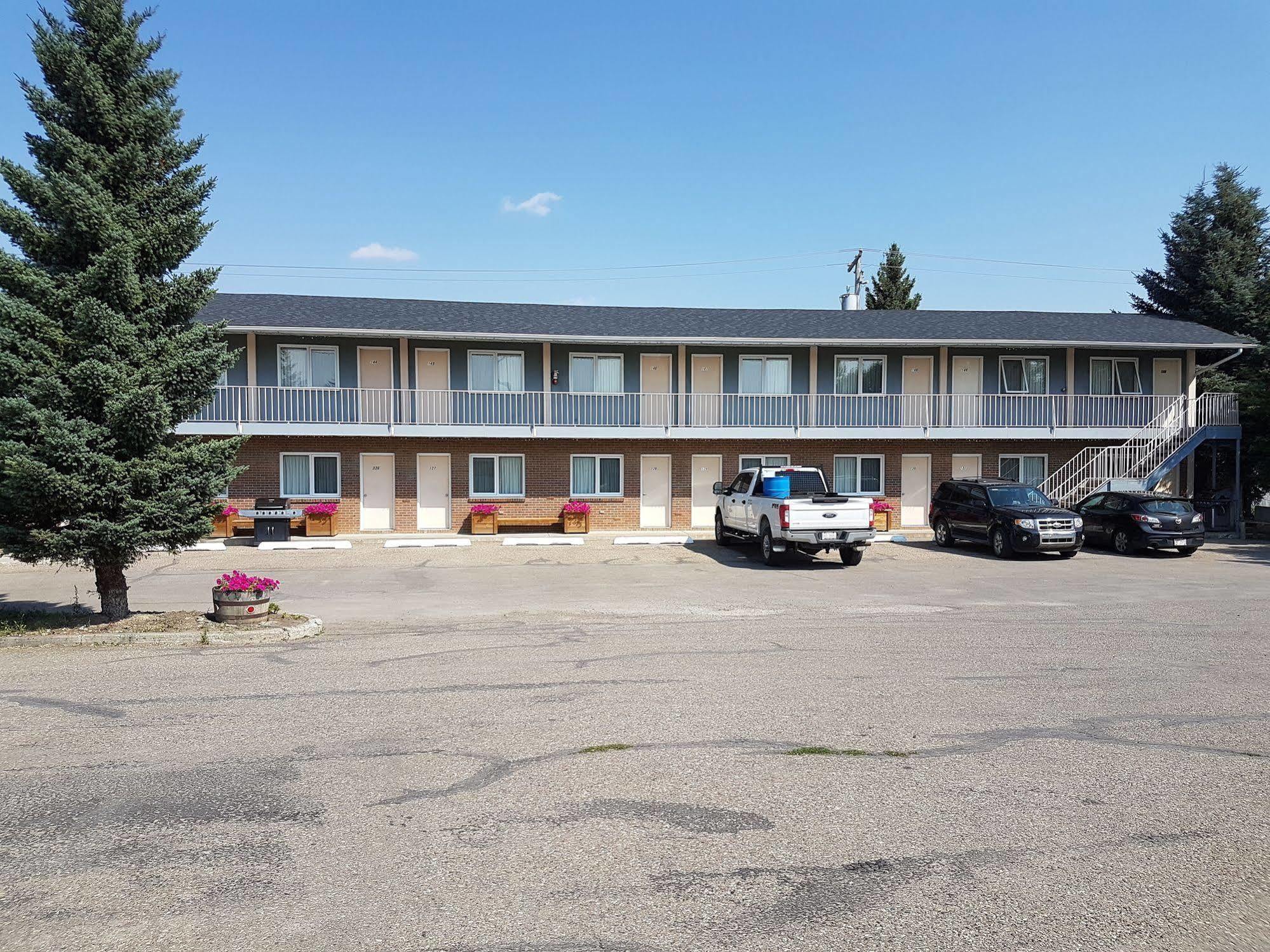 Econo Lodge Inn & Suites Pincher Creek Esterno foto